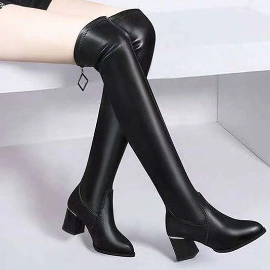 Botas Negras Mosqueteras con Tacón