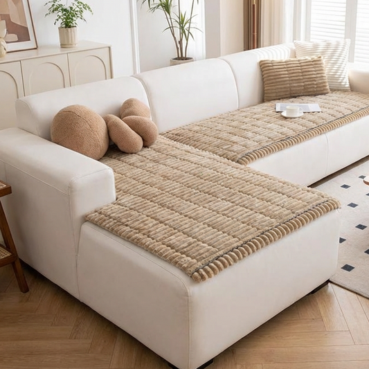 Tikattu liukumaton sohvanpäällinen